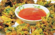 भुट्टे-पालक की कुरकुरी  पकौड़ी