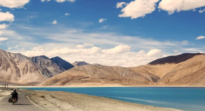 खूबसूरत झीलों, तथा रेतीले पठारों  की धरती है लेह-लद्दाख