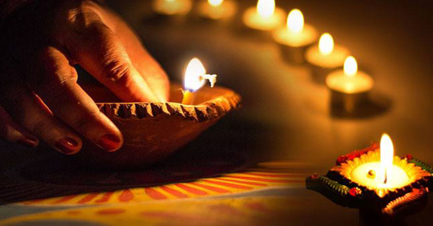 आत्म अवलोकन अर्थात् अपने दीपक स्वयं बनो।